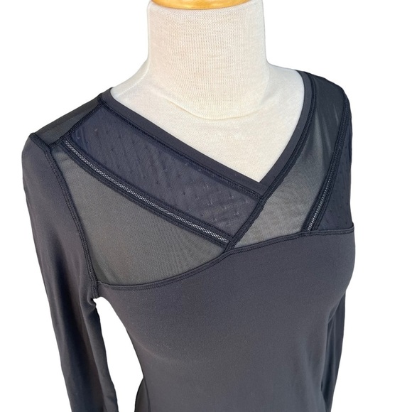 Lululemon Just Breathe Black Long Sleeve Athletic Tee W3G82S Mesh Accents Size 4 - Picture 3 of 10